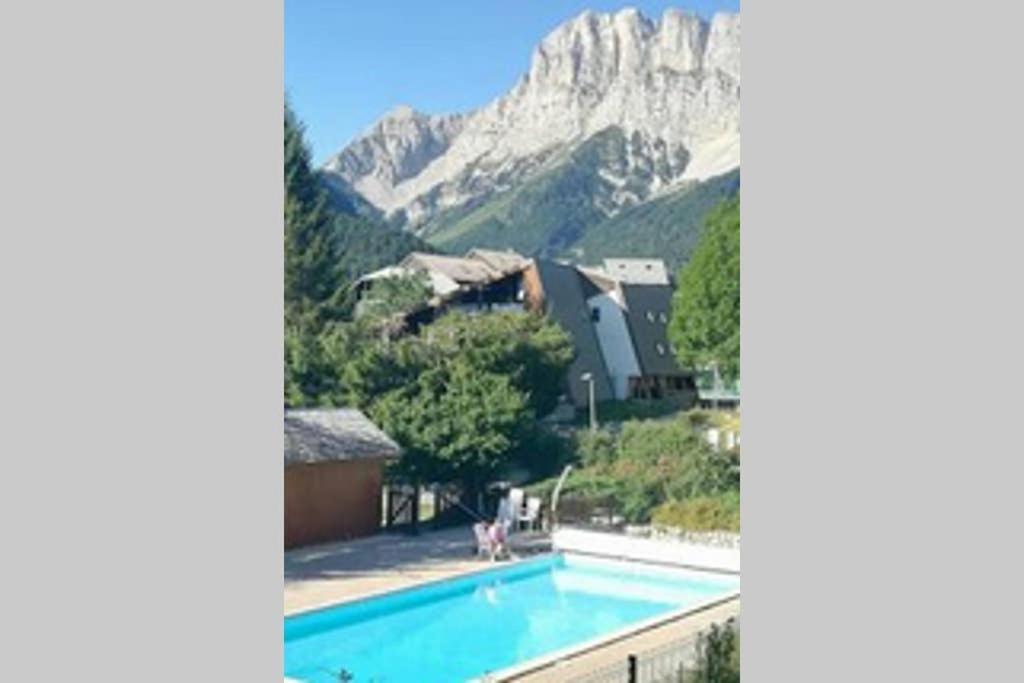 Petit Studio Mansarde 18 M2 Avec Navette Gratuit Aux Pistes De Ski グレス・アン・ヴェルコール エクステリア 写真